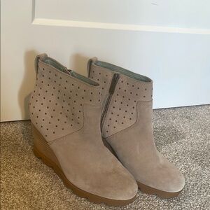 Sorel Tan Wedge Ankle Boots